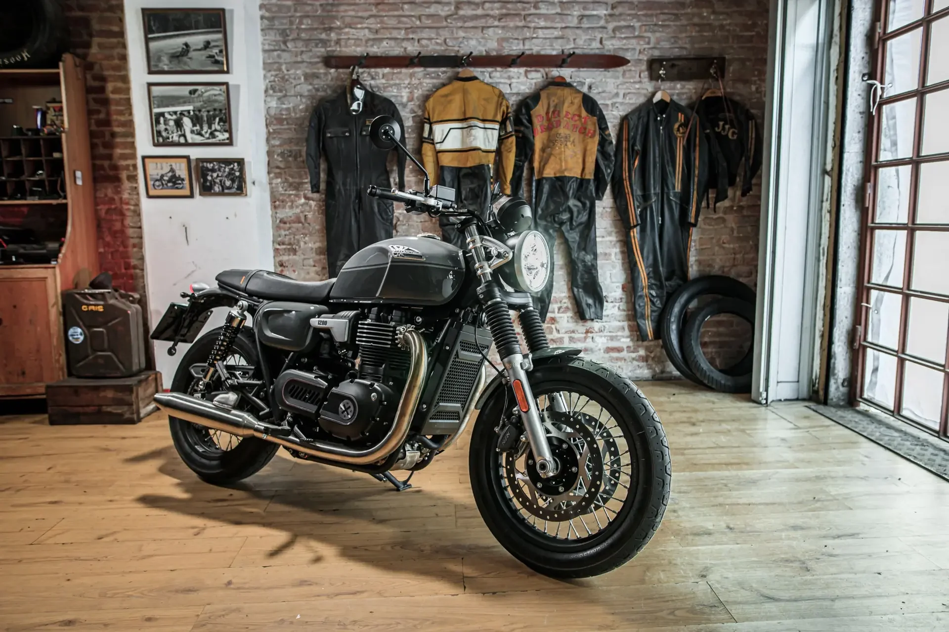 Thiết kế roadster tân cổ điển